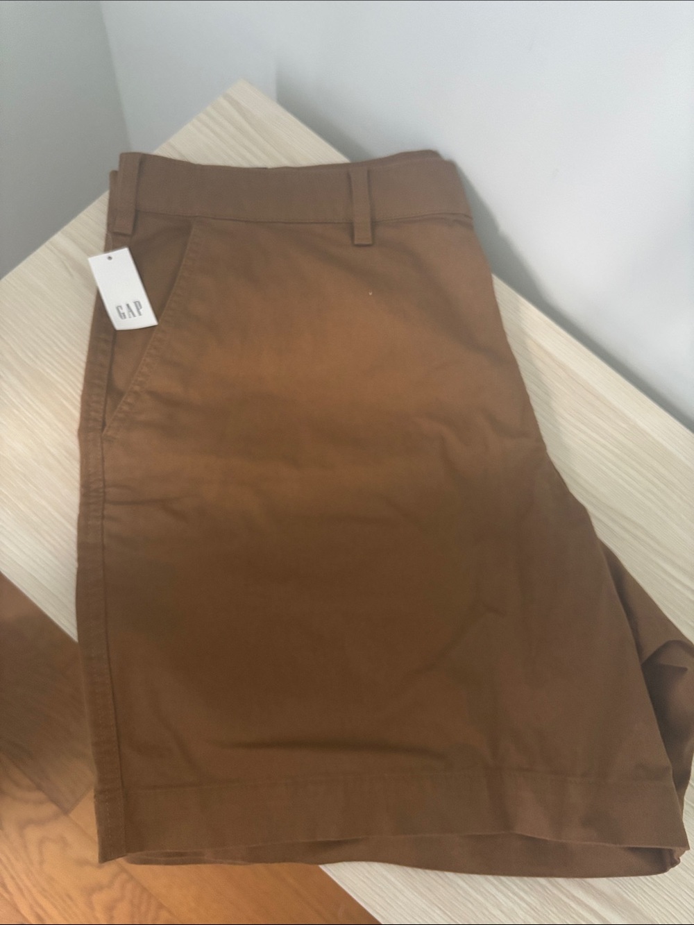 GAP Men's Brown 7” Chino Shorts